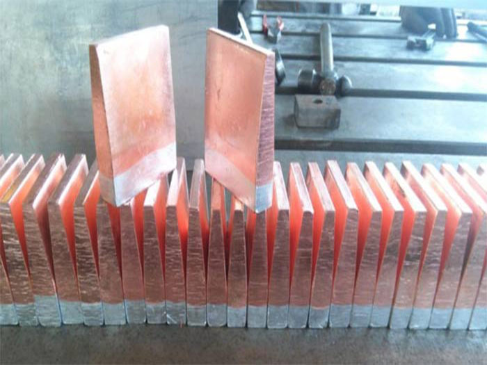 亜鉛精製のための銅クラッドアルミニウムハンガーバー